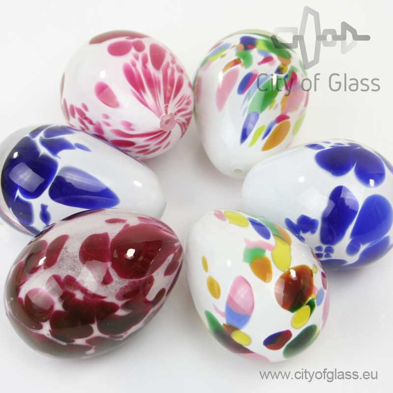 Glass egg by Loranto